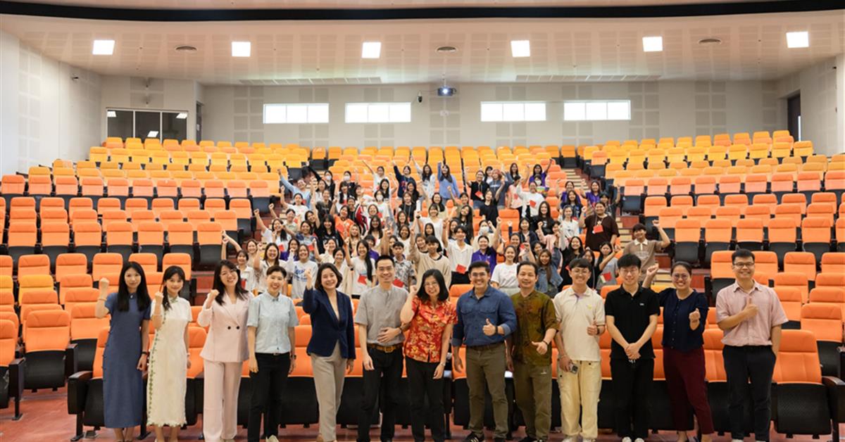 คณะศิลปศาสตร์จัดโครงการปฐมนิเทศ อบรมทักษะทางภาษาและการใช้ชีวิตในมหาวิทยาลัย